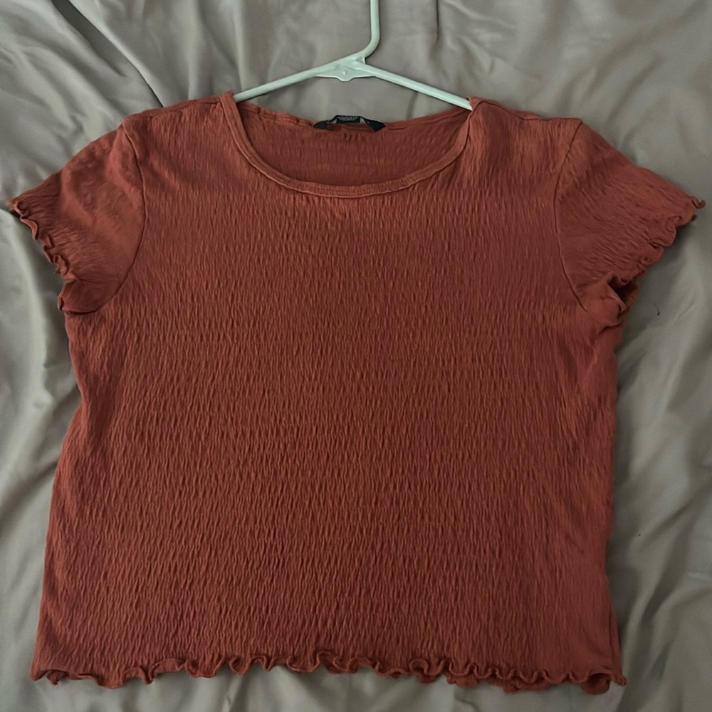 American Eagle cropped lettuce tee